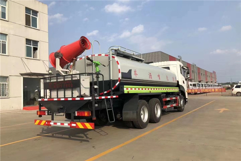 東風天龍后八輪20噸噴霧車，國六綠化噴灑車